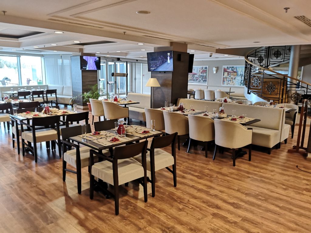 Caspian Riviera Grand Palace RestaurantsРестораны - Caspian Riviera Grand  Palace